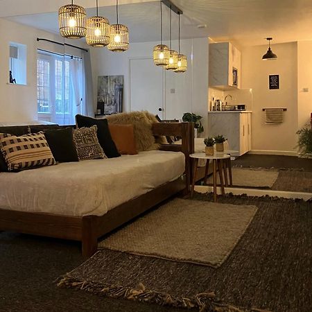 The Studio In The Annex Apartment Potters Bar Luaran gambar