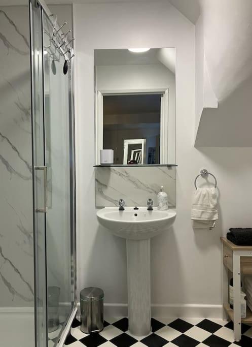 The Studio In The Annex Apartment Potters Bar Luaran gambar
